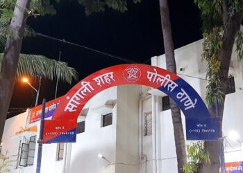 Sangli Crime : वाढत्या गुन्हेगारीवर सांगली पोलिसांचा तडीपारीनं इलाज, दोन सराईत टोळ्यांतील 17 जणांवर कारवाई