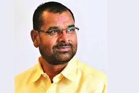 आम्ही आता सिक्सच मारणार आणि उद्घाटन करणार – सदाभाऊ खोत