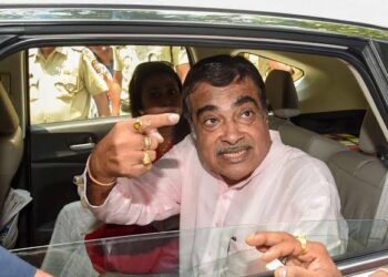 तासगाव कारखान्याच्या ऊस बिलासाठी नितीन गडकरींच्या दौऱ्यात आंदोलन