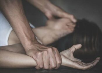 धक्कादायक, चुलतीवर पुतण्याने केला तोंड दाबून बलात्कार..!