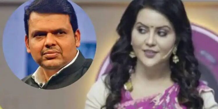 आवडते नेते कोण ? विचारताच अमृता फडणवीस म्हणाल्या, “घर की मुर्गी ,दाल बराबर…..माझे आवडते नेते..!”