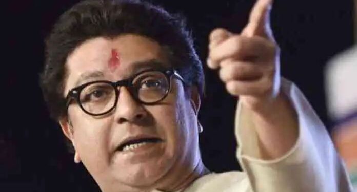 मदरशांवर धाडी टाका – राज ठाकरे यांची मागणी