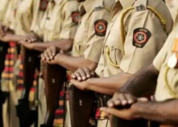 Police constable will get pramotion | ३० वर्षे काम करणाऱ्यांचे प्रमोशन , शिपाई बनणार थेट हवालदार, तर सहाय्यक पोलीस उपनिरीक्षक होणार फौजदार..!