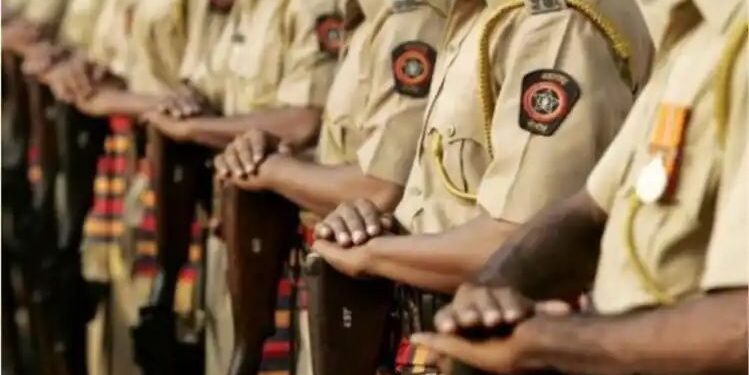 Police constable will get pramotion | ३० वर्षे काम करणाऱ्यांचे प्रमोशन , शिपाई बनणार थेट हवालदार, तर सहाय्यक पोलीस उपनिरीक्षक होणार फौजदार..!