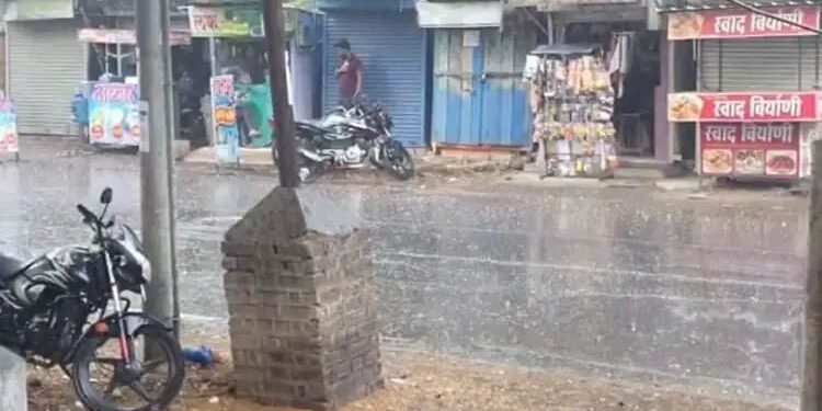 सांगलीत उन्हाच्या कडाक्यात अवकाळी पाऊस