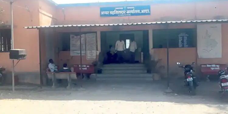 अप्पर तहसील ‘लाचलुचपत’ च्या रडारवर…! ‘पावती- रॉयल्टी नावाला अन उपसा गावाला..?’