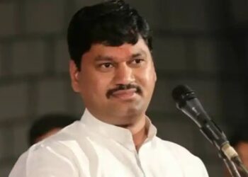 मंत्री धनंजय मुंडे यांना हृदयविकाराचा सौम्य झटका, ब्रीच कँडी रुग्णालयात दाखल..