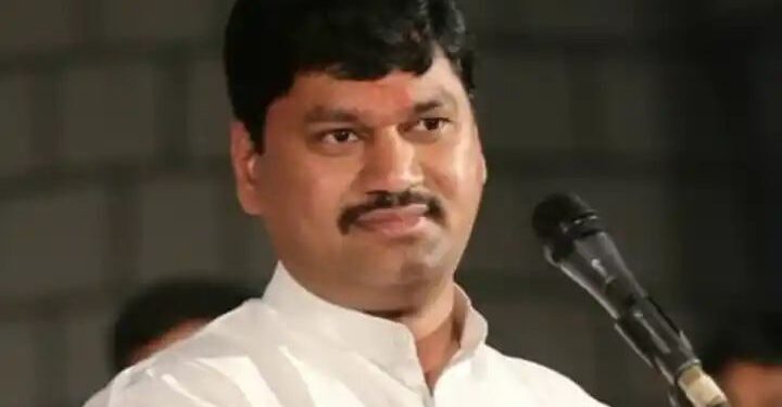 मंत्री धनंजय मुंडे यांना हृदयविकाराचा सौम्य झटका, ब्रीच कँडी रुग्णालयात दाखल..