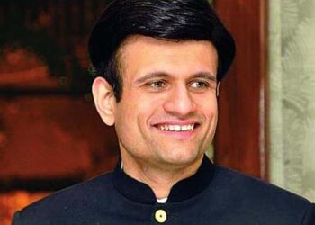 ग्रामविकासमंत्री मुश्रीफ यांच्यावर गुन्हा दाखल करणार …