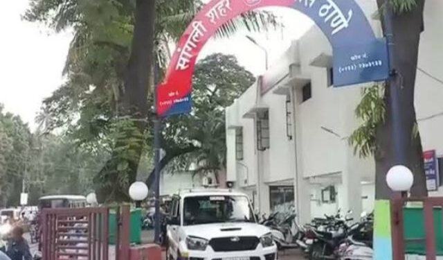 जावयाने सासूला पट्टयाने मारले…