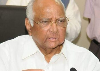 पवार साहेब, फाटक्या लंगोटला किती ठिगळं लावणार ?