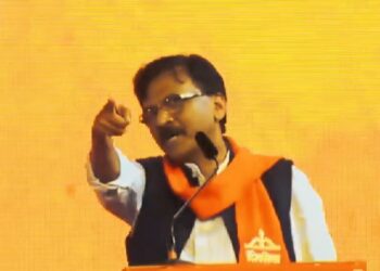 “शिवसेनेकडे बोट दाखवू नका,शायिस्तेखानासारखी छाटू”.. संजय राऊतांनी दिला विरोधकांना इशारा..