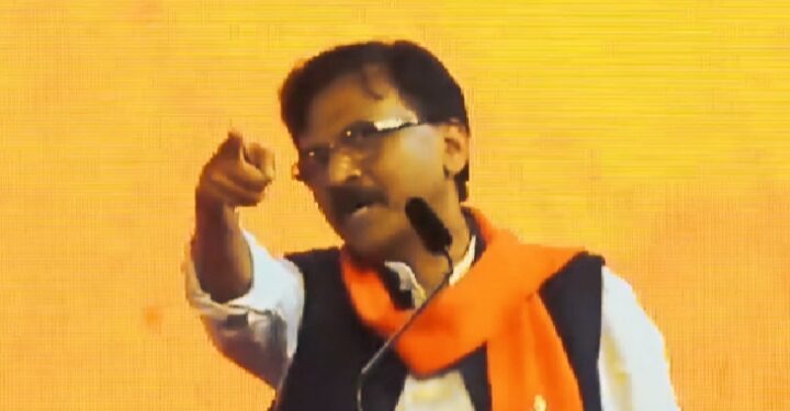 “शिवसेनेकडे बोट दाखवू नका,शायिस्तेखानासारखी छाटू”.. संजय राऊतांनी दिला विरोधकांना इशारा..