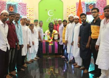 कुरुंदवाडमध्ये मुस्लीम मावळ्यांकडून शिवरायांची मशिदीत मुर्तीची प्रतिष्ठापना..