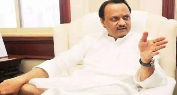 “बाबा रे… आता , दादा मास्क काढा म्हणाल.. नंतर कपडे पण काढा म्हणशील…अजित दादांची मिश्किली…!” दिलखुलास व्यक्तिमत्त्व असल्याची पत्रकारांमध्ये चर्चा…