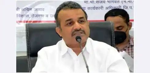 “यशवंत विचारांच्या वारसदारांला यशवंतराव चव्हाण भूषण पुरस्कार”..