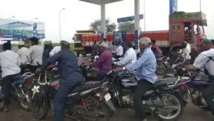 कर्नाटकातील स्वस्त पेट्रोल-डिझेलमुळे सीमाभागातील पंप मालकांना फटका..