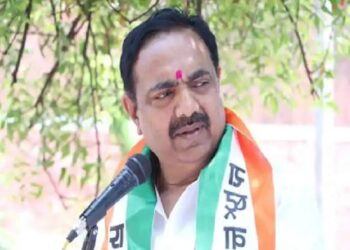 जयंतरावांच्या भोवती दलबदलू नेत्यांची रेलचेल ; निष्ठावंत दुरावण्याची चिन्हे..!