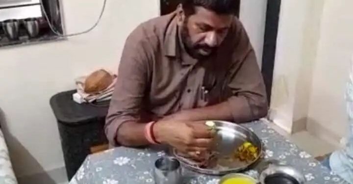 महाराष्ट्रातील ‘या ‘ सर्वसामान्यांचा सेवक असलेल्या मंत्र्याला लागली भूक ; पण कशाची ते पहा..!