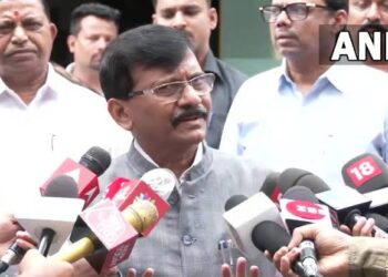 “विधानसभा बरखास्तीच्या दिशेने प्रवास” संजय राऊत यांच्या ट्विटने खळबळ…