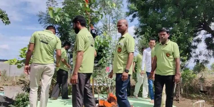 “पुढील ७ जन्मच काय ७ सेकंद सुद्धा अशी बायको नको,औरंगाबादेत पुरुषांकडून पिंपळपौर्णिमा साजरी..”