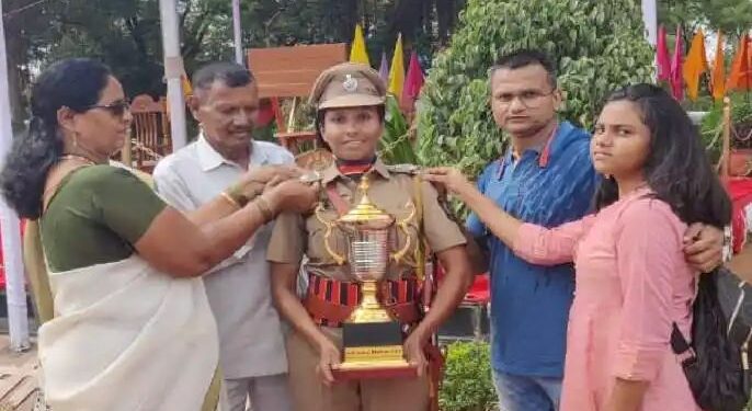 “पीएसआय ” होण्याचे स्वप्न पूर्ण केले ; संपूर्ण कुटुंबच आनंदाश्रूने गहिवरले….