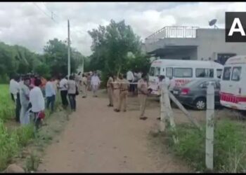 म्हैसाळ आत्महत्या प्रकरण : सुसाईड नोटने वाढवली प्रकरणाची व्याप्ती ; २५ जणांविरोधात गुन्हा दाखल, ११जणांना घेतलं ताब्यात…! पोलिसांना मिळाली गूढ उकलणारी माहिती..?