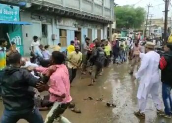 मिरजेतील मटण मार्केट मध्ये दोन गटात तुफान हाणामारी