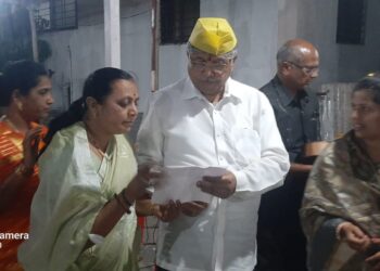 “झोपडपट्टीतील सर्व नागरिक माझ्या हक्काची आहेत ” ; महिला नगरसेविका स्वाती पारधी आक्रमक : तात्काळ कारवाई थांबवा ..अन्यथा , पुनर्वसन करा : मंत्री चंद्रकांत पाटील यांना निवेदन : न्यायासाठी केली कळकळून विनंती ..!