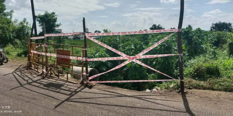 खबऱ्याच्या बातमीने महापालिका प्रशासन जागे : संरक्षक कठड्याचे काम चालू….