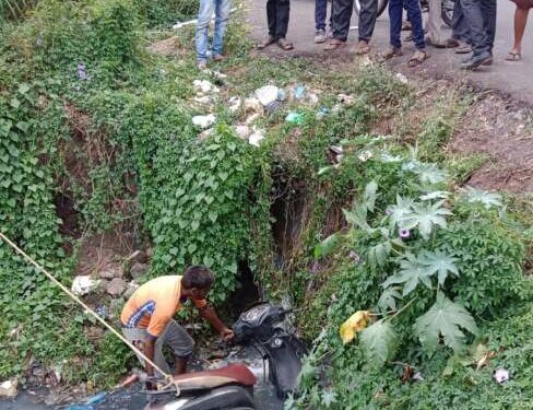 कुपवाड – विजयनगर मार्गावरील नाला उघडा : महापालिकेला काय साध्य करायचं आहे .? सहावा अपघात : नागरिक संतप्त.