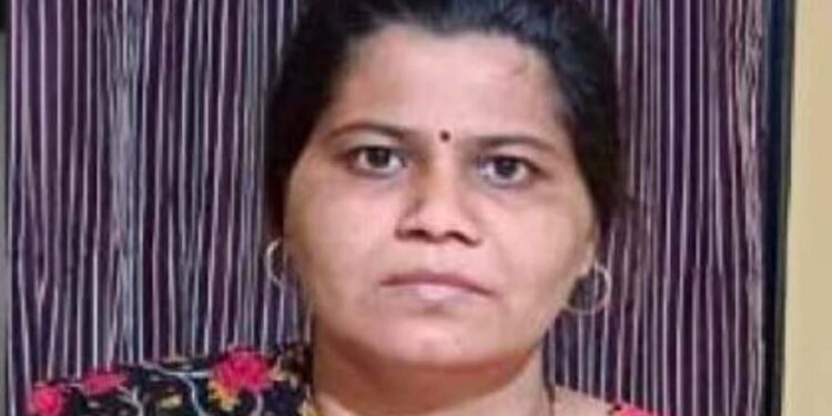 लाचखोर महिला तलाठी मनीषा कुलकर्णी अखेर लाचलुचपतच्या सापळ्यात