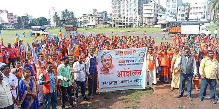 कामगार मंत्र्यांच्या घरावरील वंचित बहुजन आघाडीचा मोर्चा सांगलीत अडवला..!