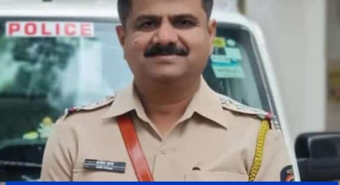 “कायद्यात राहाल तर फायद्यात राहाल ” : पोलीस निरीक्षक संजीव झाडे