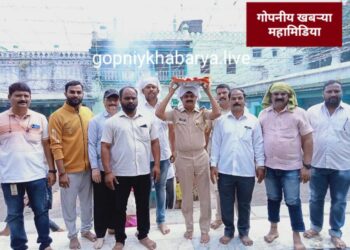 पोलीस निरीक्षक संजीव झाडे यांनी घेतला मिरासाहेब दर्ग्याचा आशीर्वाद. म्हणाले, मला…!