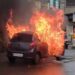 मिरजेत भर पावसात पेटत्या मोटारीचा थरार…