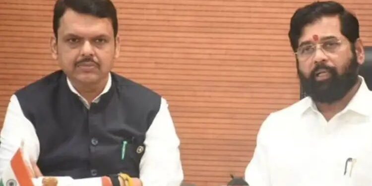 पोलीस अधिकाऱ्यांच्या बदल्यांवरून शिंदे – फडणवीसांमध्ये मतभेद.? चर्चांना उधाण..!