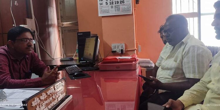 “…. अन्यथा महापालिकेचे आयुक्त सुनील पवार यांच्या दालनात ठिय्या आंदोलन करू” ; मिरज शहर परिवर्तन समिती आक्रमक..!