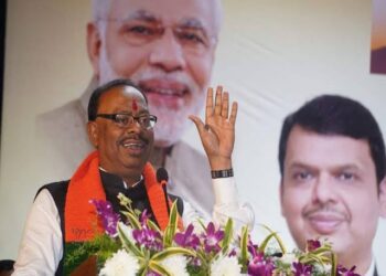 ‘जादुटोणा करुन राष्ट्रवादीनं उद्धवना जाळ्यात ओढलं’, चंद्रशेखर बावनकुळेंच्या विधानानंतर गदारोळ