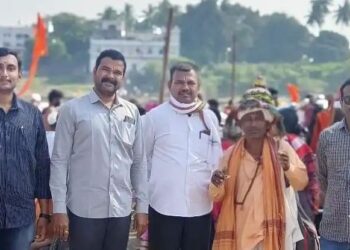 पंढरीच्या कार्तिकी वारीत पोलिसांची अनोखी शक्कल ; वारकरी बनून पकडले २६ चोरटे..