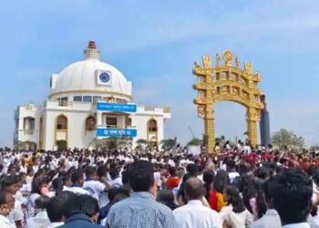 गुगवाडमध्ये धम्मभूमीचे लोकार्पण; हजारोंनी घेतली बौद्ध धर्माची दीक्षा