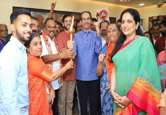 मशाल पेटली ,भगवा फडकला : उद्धव ठाकरे यांची पहिली प्रतिक्रिया..