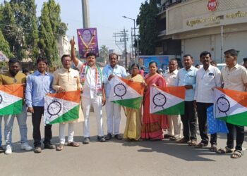 सरकारच्या विरोधात जोरदार घोषणाबाजी..!