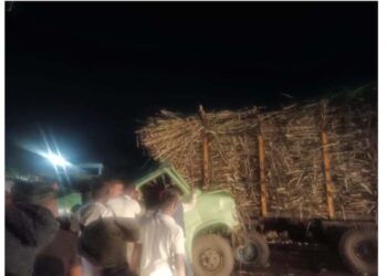 रामापूरात अवैध वाळू वाहतूक करणाऱ्या टेम्पोची ऊस ट्रॉलीला धडक