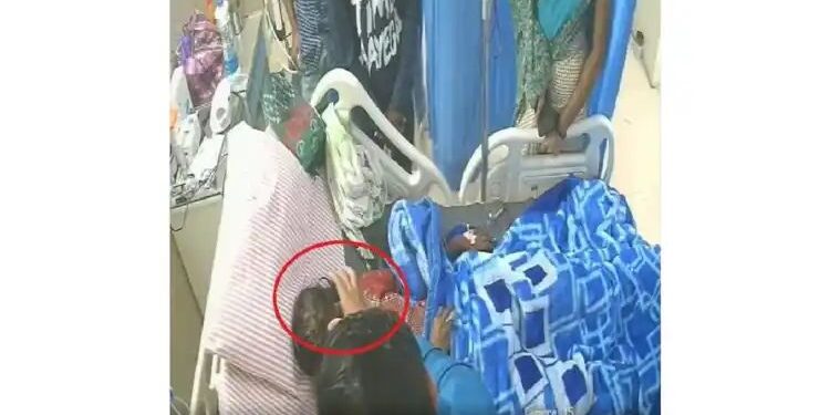 रुग्णालयात उपचार घेणाऱ्या रुग्णावर जादूटोणा ; दाम्पत्यावर गुन्हा दाखल..