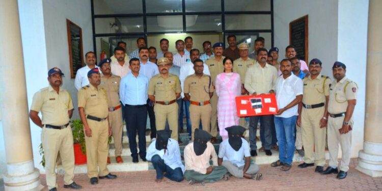 सांगली पोलिसांकडून आंतरराज्य टोळीतील दरोडेखोरांचा पर्दाफाश ; तिघे गजाआड..!