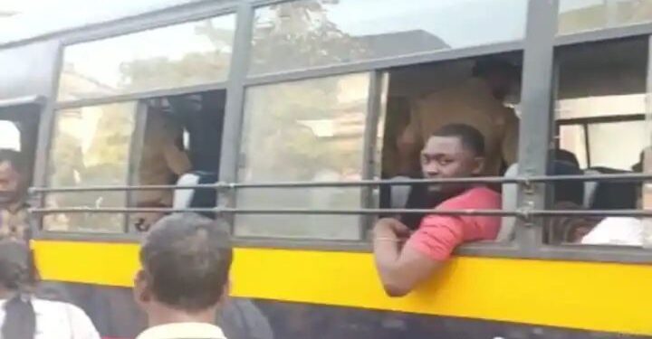 थर्टी फर्स्ट ला नशेचा ओव्हरडोस, तब्बल एक कोटींचा ड्रग्स जप्त ; १६ नायजेरियन ताब्यात.