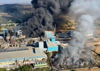 जिंदाल कंपनीमध्ये स्फोट ; भीषण आगीचा लोट..!