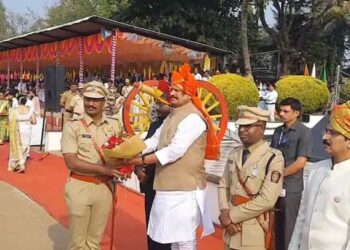 सांगली पोलीस दलातील एपीआय रविराज फडणीस यांना धाडसी कामगिरीबद्दल उत्तम जीवन रक्षक पदक ; राज्यातून एकमेव निवड.