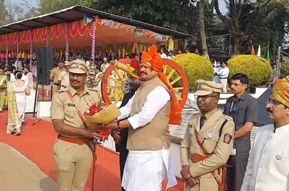 सांगली पोलीस दलातील एपीआय रविराज फडणीस यांना धाडसी कामगिरीबद्दल उत्तम जीवन रक्षक पदक ; राज्यातून एकमेव निवड.